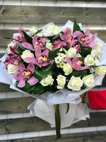 Букет цветов из: Розы и Хризантемы в Зимовниках