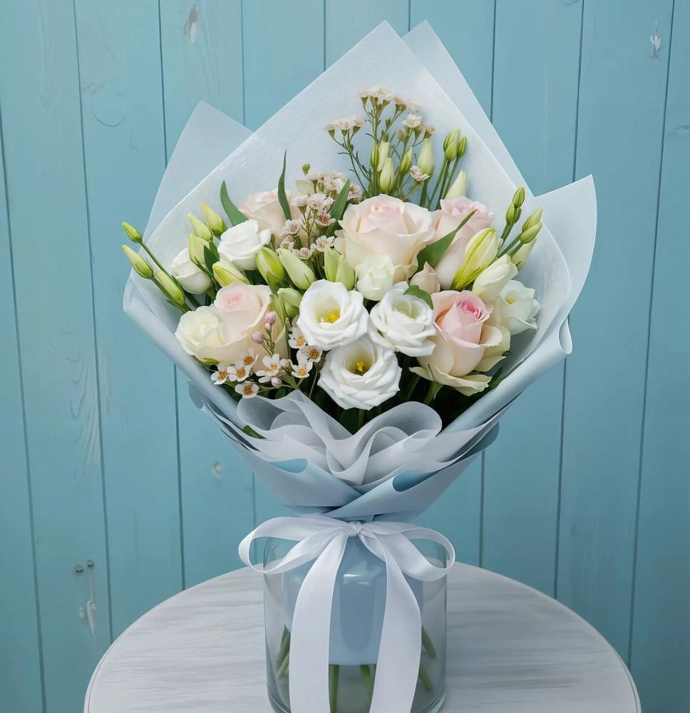 Букет цветов из: Розы и Лизиантусы в Зимовниках