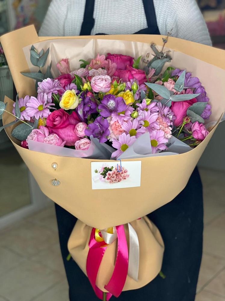 Букет цветов из: Хризантемы, Гвоздики и Альстромерии в Зимовниках