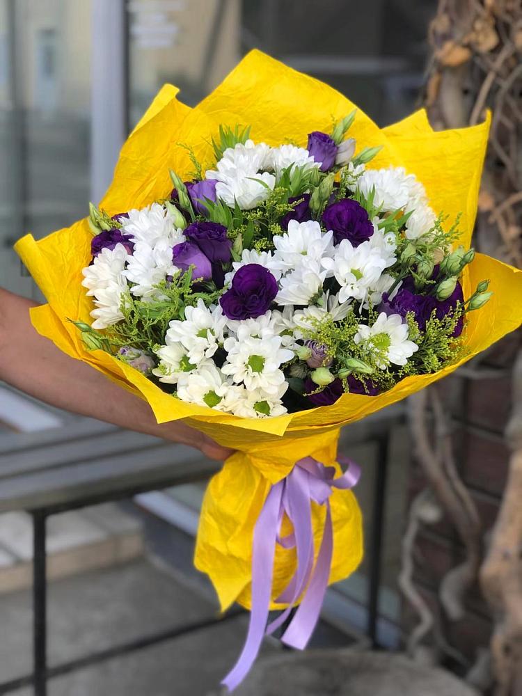 Букет цветов из: Ирисы, Хризантемы и Ромашки в Зимовниках