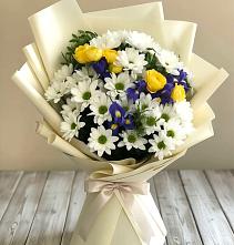 Букет цветов из:  Ирисы, Хризантемы и Розы #REPLACE_PRED# Зимовниках