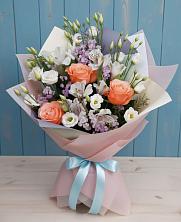 Букет цветов из:  Лизиантусы, Розы, Альстромерии и Гипсофила в Зимовниках