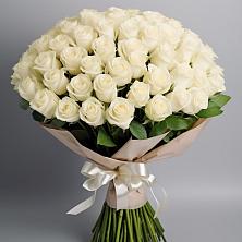 Букет 101 беля роза Белоснежка в Зимовниках