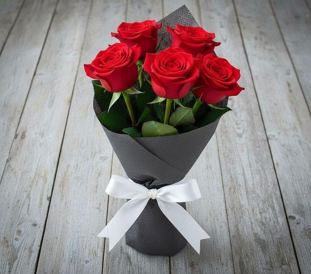 Букет 5 Красных роз Эдлесс Лав в Зимовниках