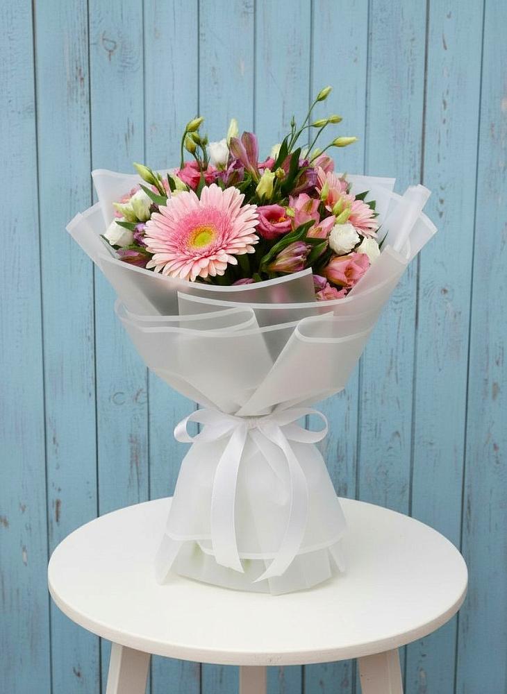 Букет цветов из: Герберы, Альстромерии и Лизиантусы в Зимовниках