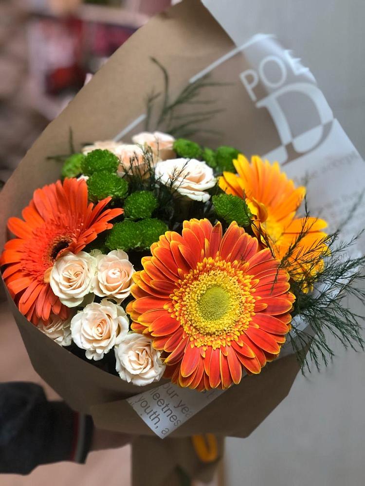 Букет цветов из: Герберы, Хризантемы и Розы в Зимовниках