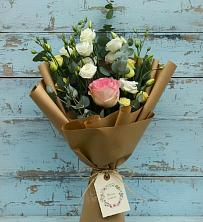 Букет цветов из:  Розы и Лизиантусы в Зимовниках